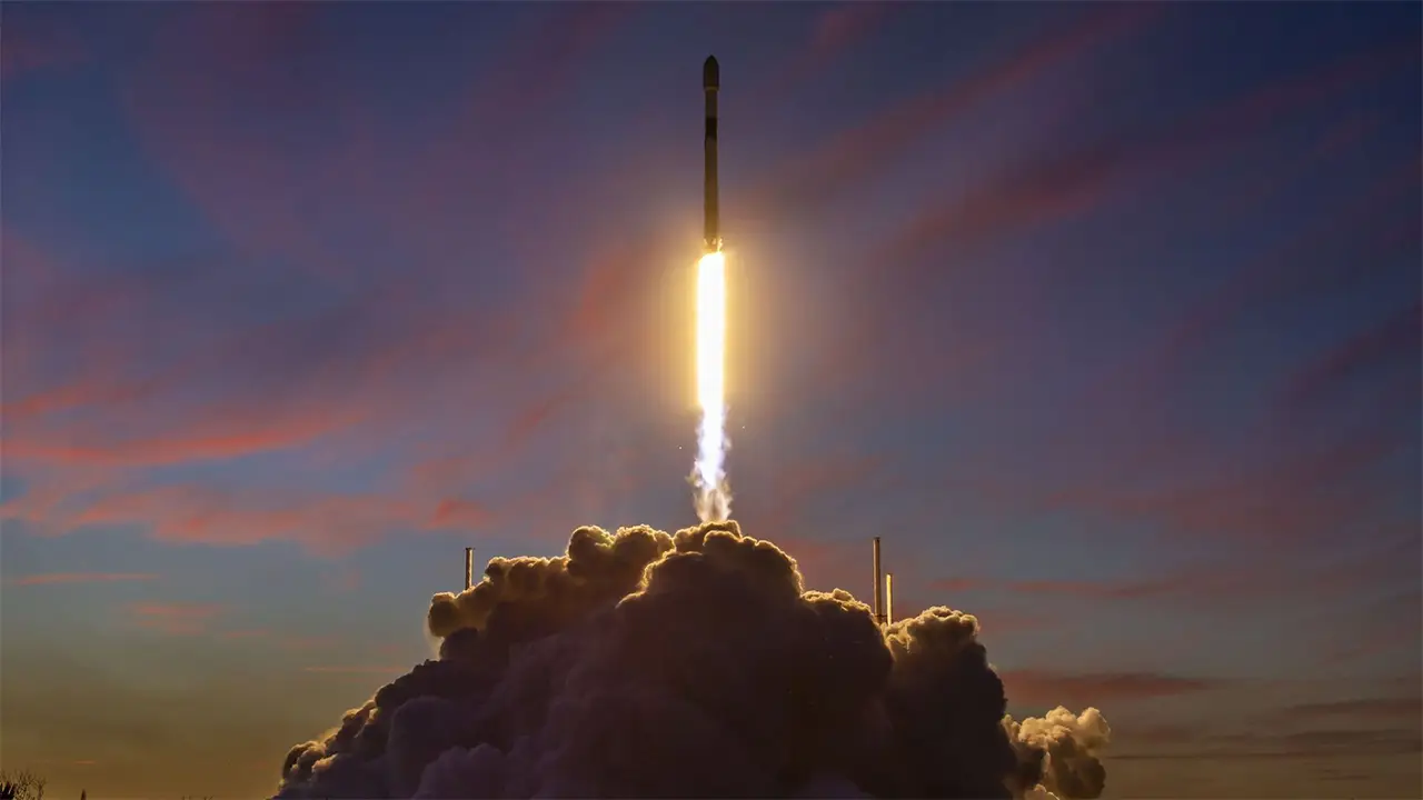 Rakieta Falcon 9 - misja Starlink (17-37)